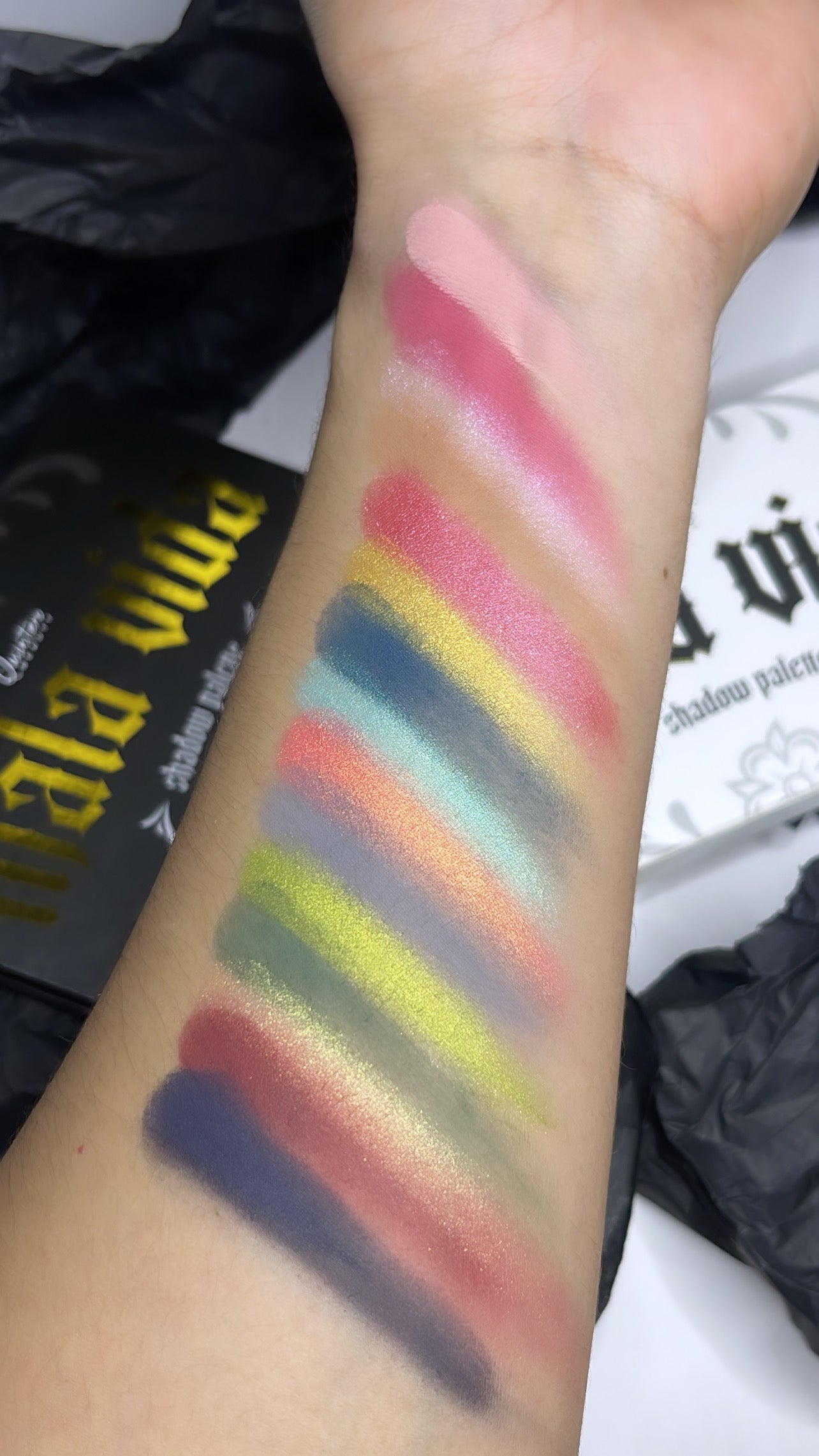 Mala Vida Eyeshadow Palette
