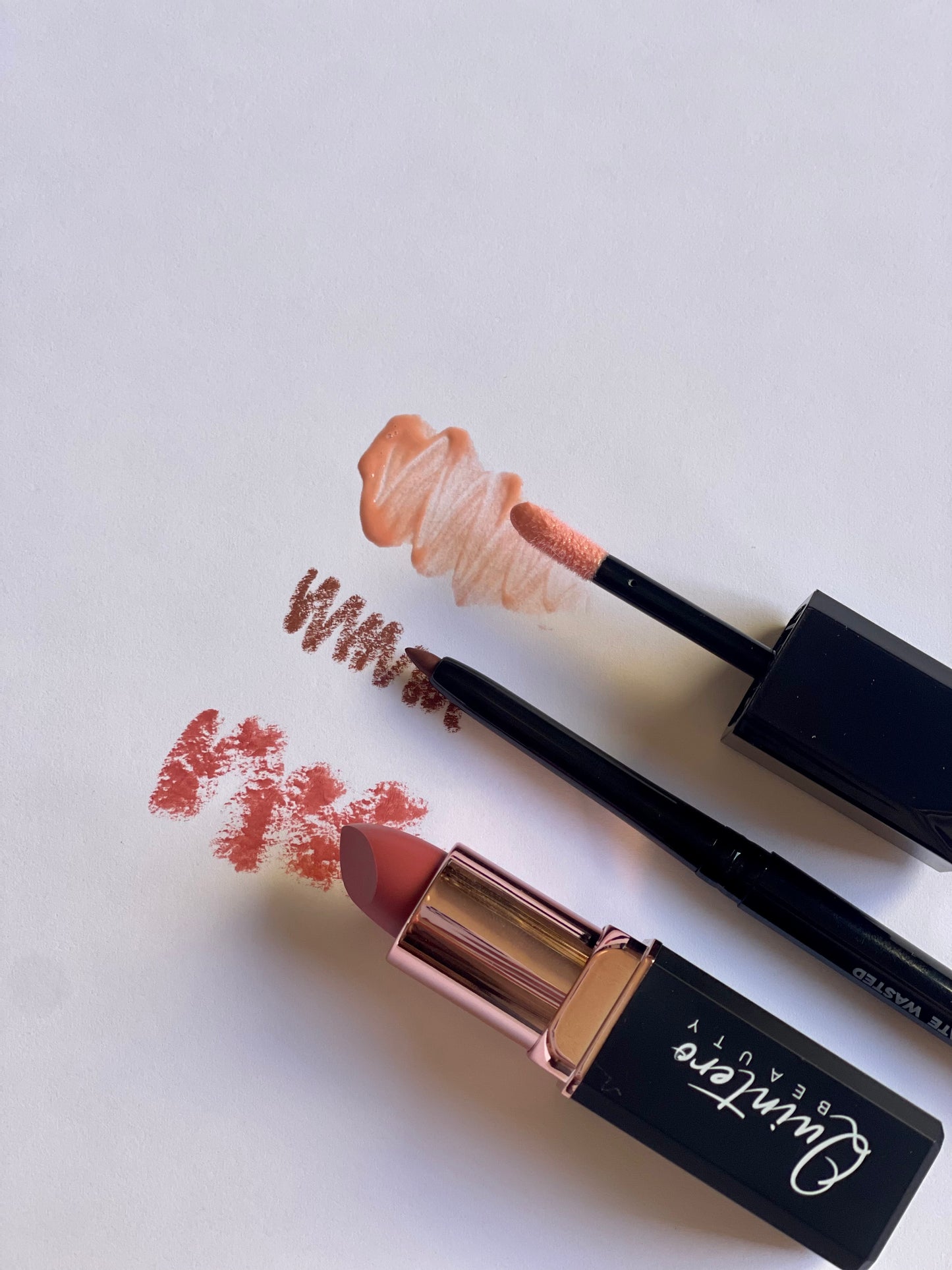 MOOOD Lip Trio